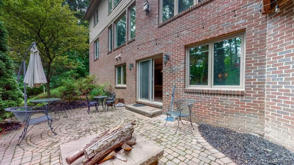 29148 Bradmoor Court Farmington Hills City MI 48334