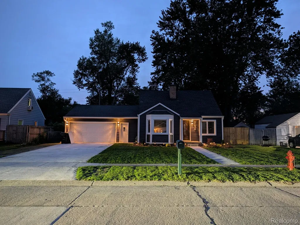 21935 Tulane Avenue Farmington City MI 48336