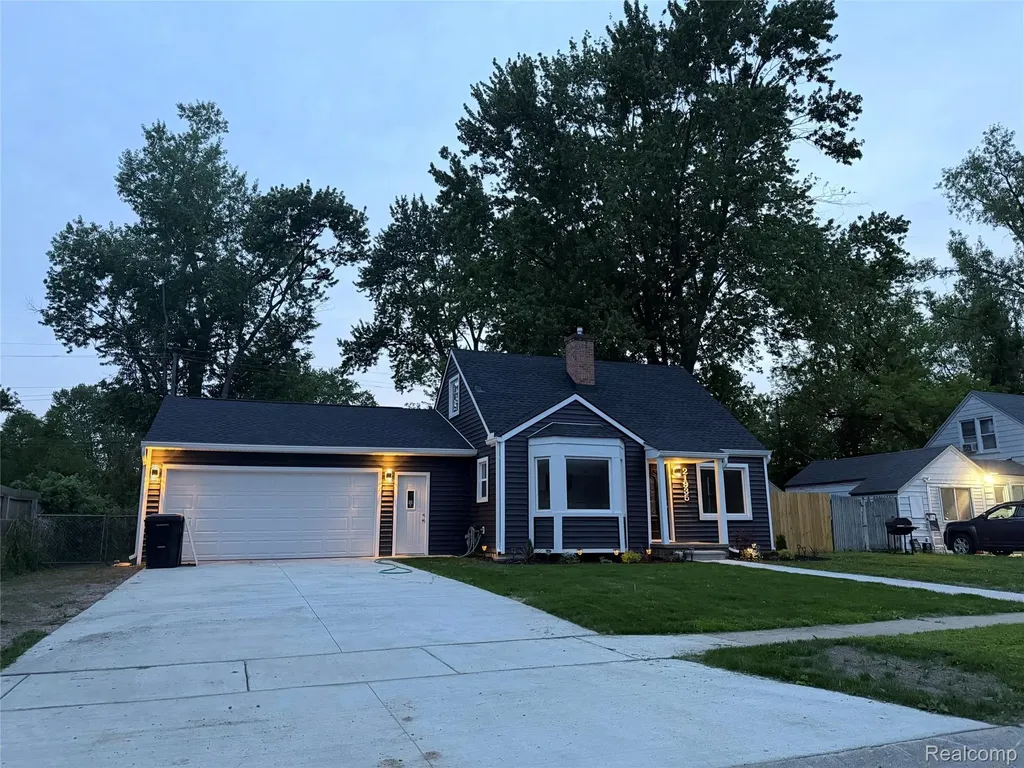 21935 Tulane Avenue Farmington City MI 48336