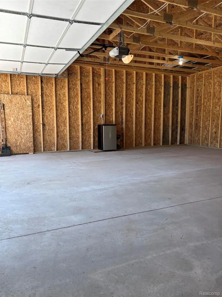 21935 Tulane Avenue Farmington City MI 48336