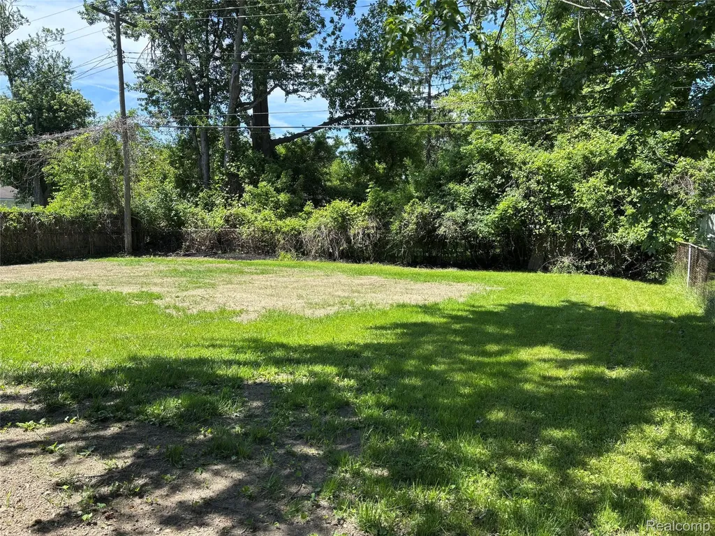 21935 Tulane Avenue Farmington City MI 48336