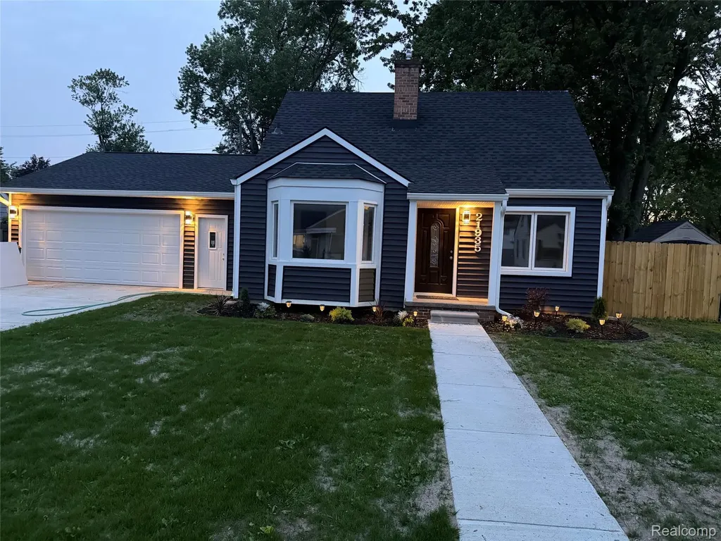 21935 Tulane Avenue Farmington City MI 48336