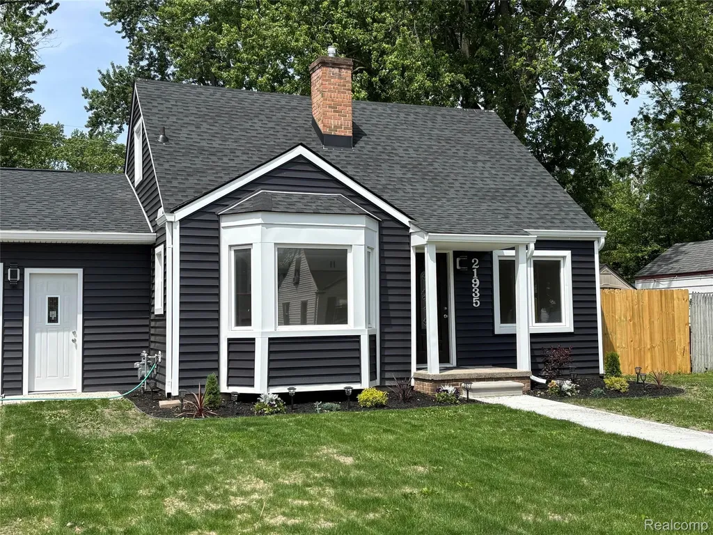 21935 Tulane Avenue Farmington City MI 48336