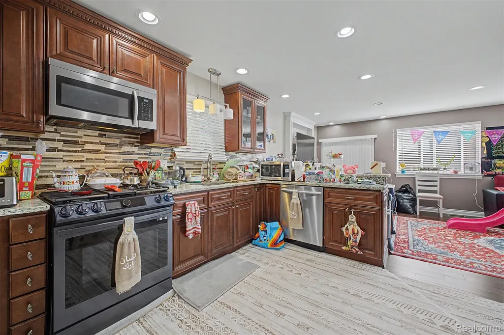 5524 Maple Street Dearborn City MI 48126
