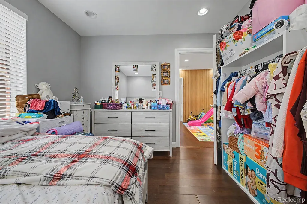 5524 Maple Street Dearborn City MI 48126