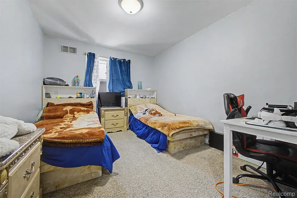 5524 Maple Street Dearborn City MI 48126