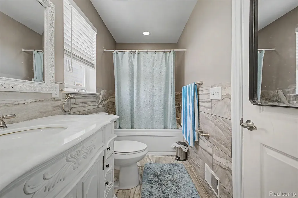 5524 Maple Street Dearborn City MI 48126