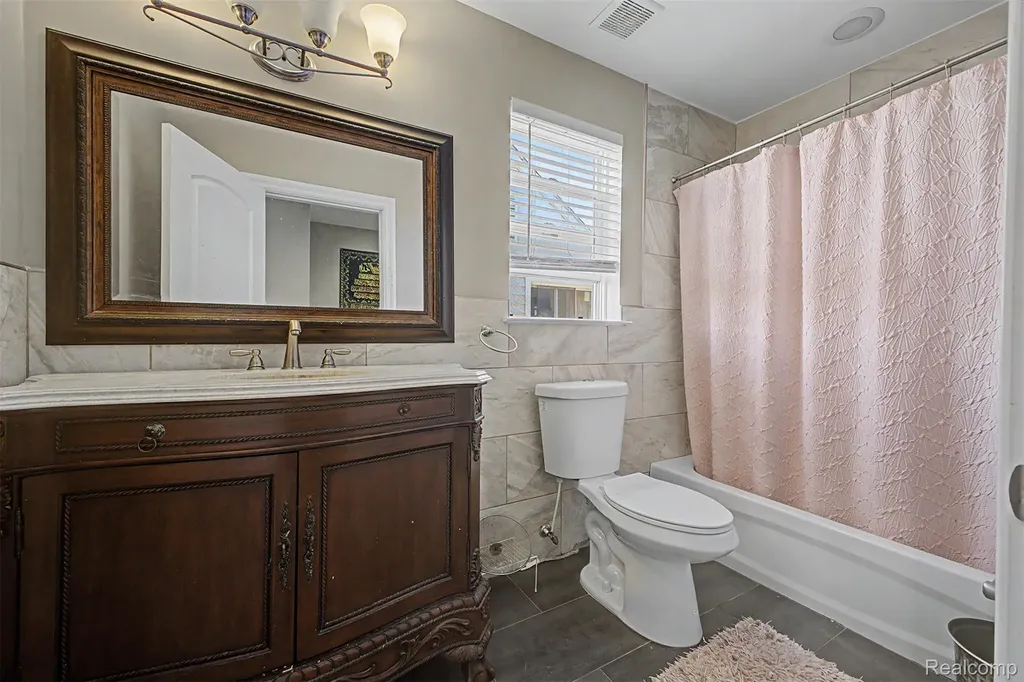 5524 Maple Street Dearborn City MI 48126