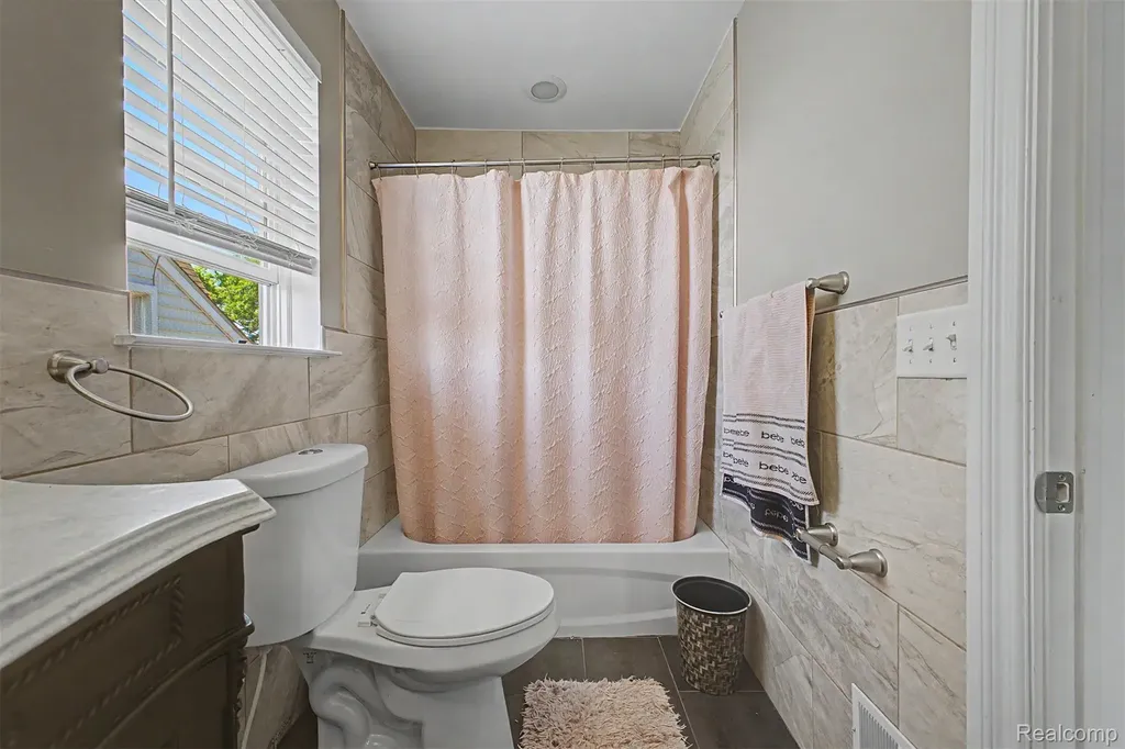 5524 Maple Street Dearborn City MI 48126