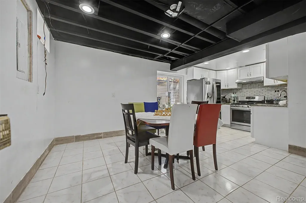 5524 Maple Street Dearborn City MI 48126