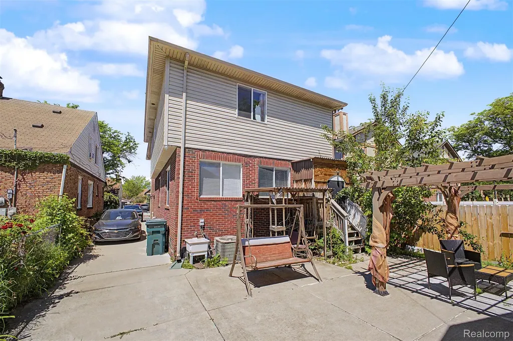 5524 Maple Street Dearborn City MI 48126
