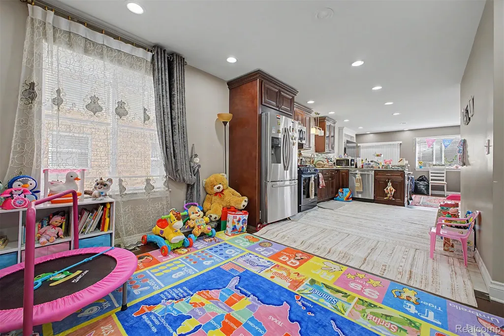 5524 Maple Street Dearborn City MI 48126