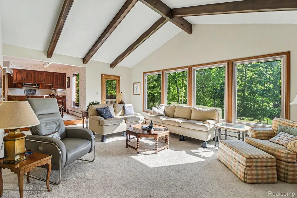 22586 N Nottingham Drive Beverly Hills Village MI 48025