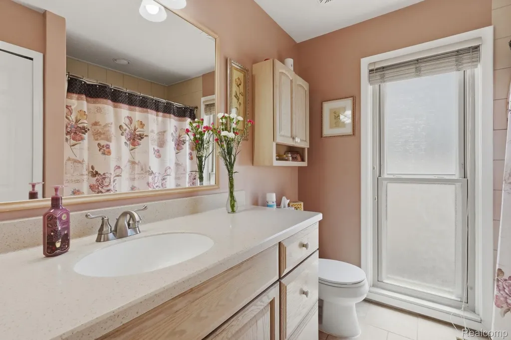 42321 Royal Lane Clinton Charter Township MI 48038