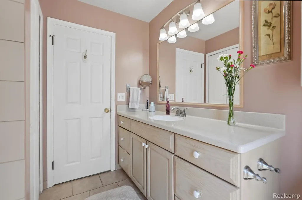 42321 Royal Lane Clinton Charter Township MI 48038