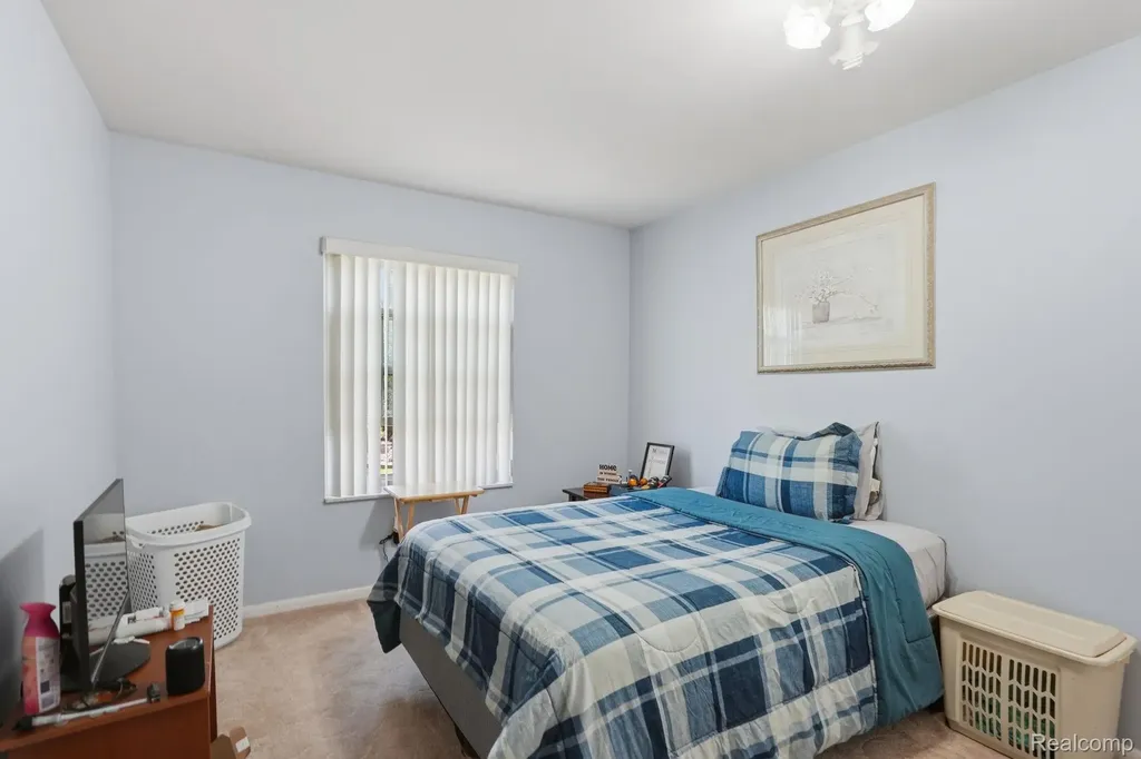 42321 Royal Lane Clinton Charter Township MI 48038