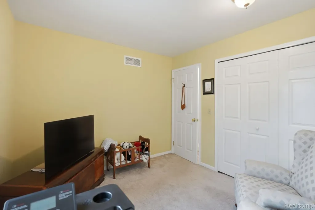 42321 Royal Lane Clinton Charter Township MI 48038