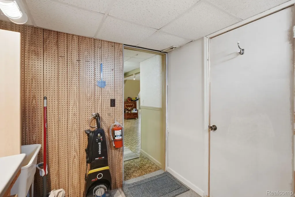 42321 Royal Lane Clinton Charter Township MI 48038