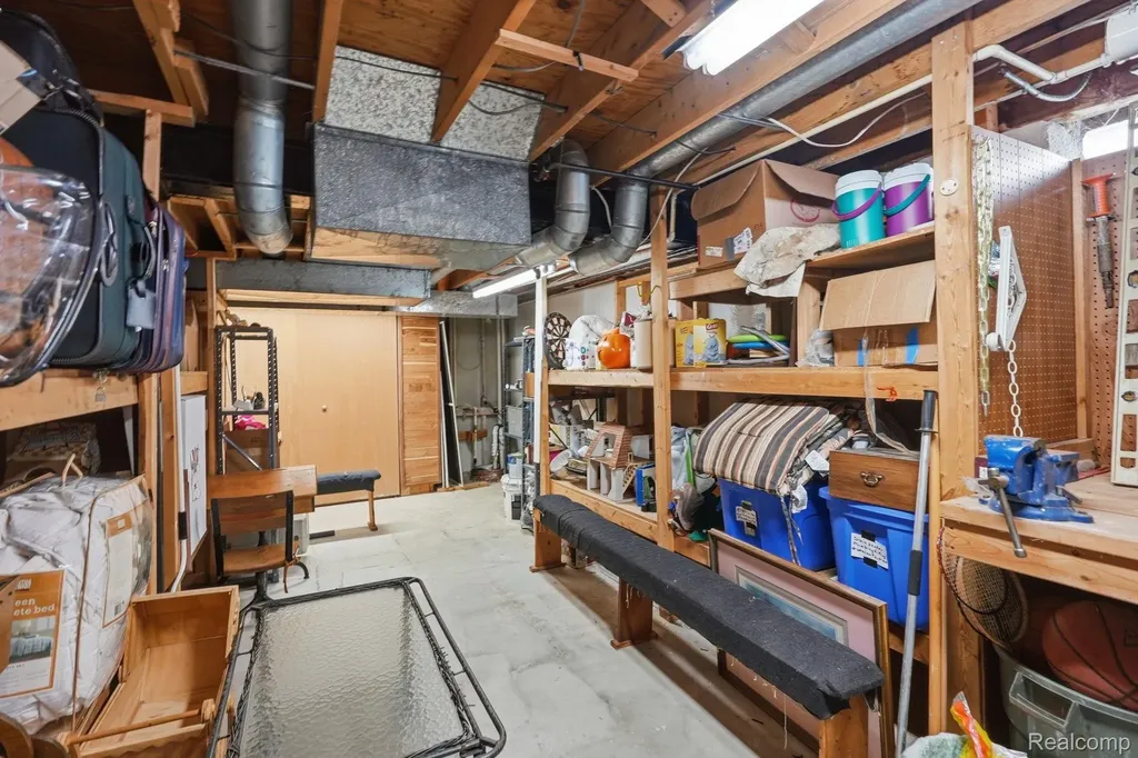 42321 Royal Lane Clinton Charter Township MI 48038