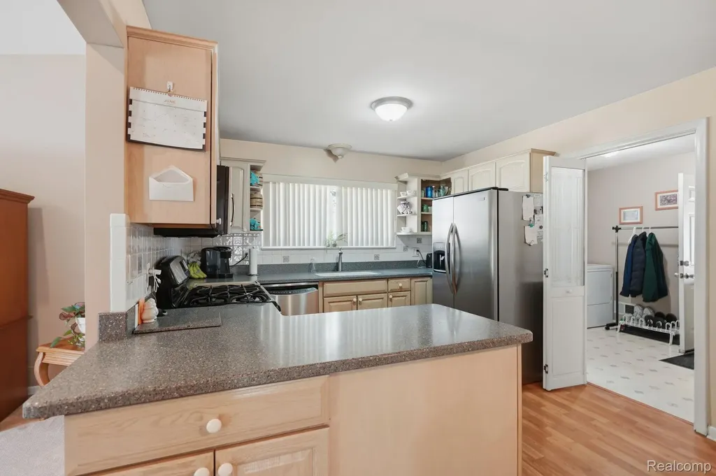 42321 Royal Lane Clinton Charter Township MI 48038