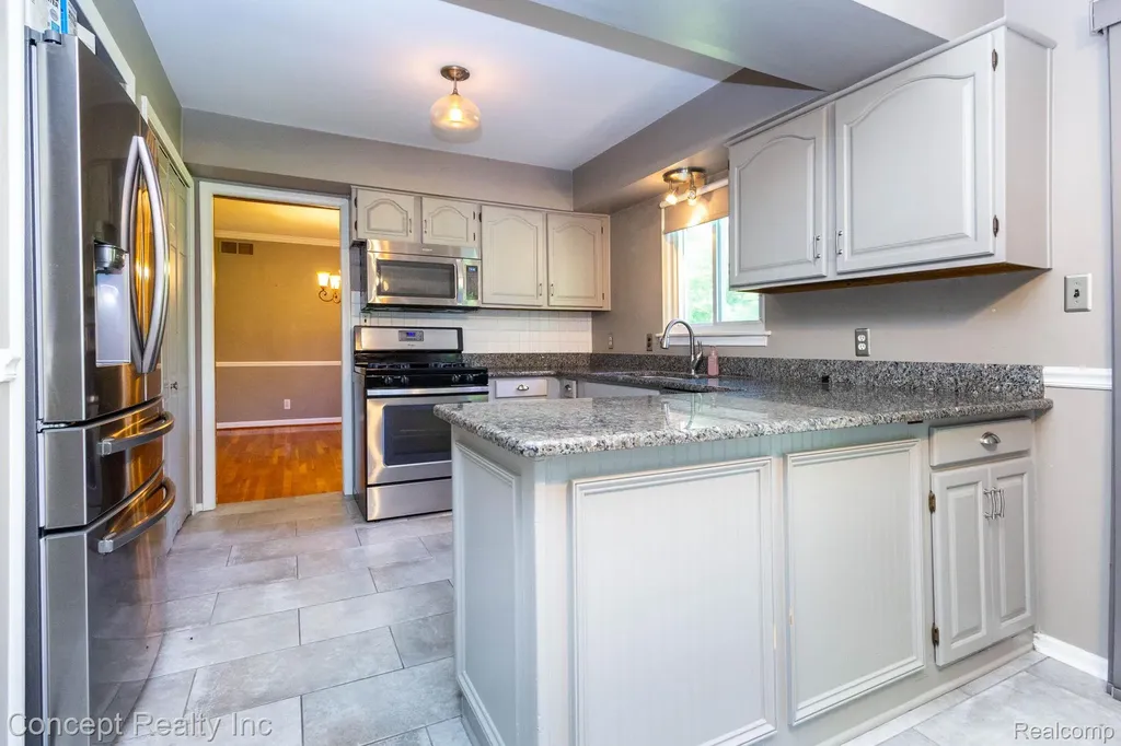 20973 Westfarm Lane Farmington Hills City MI 48167