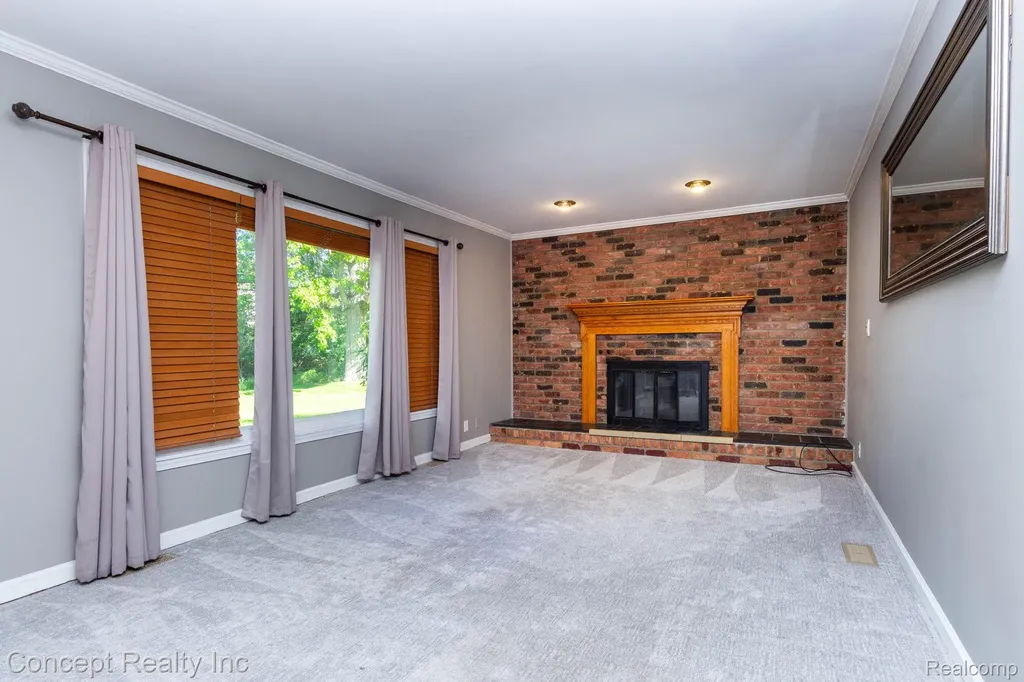 20973 Westfarm Lane Farmington Hills City MI 48167