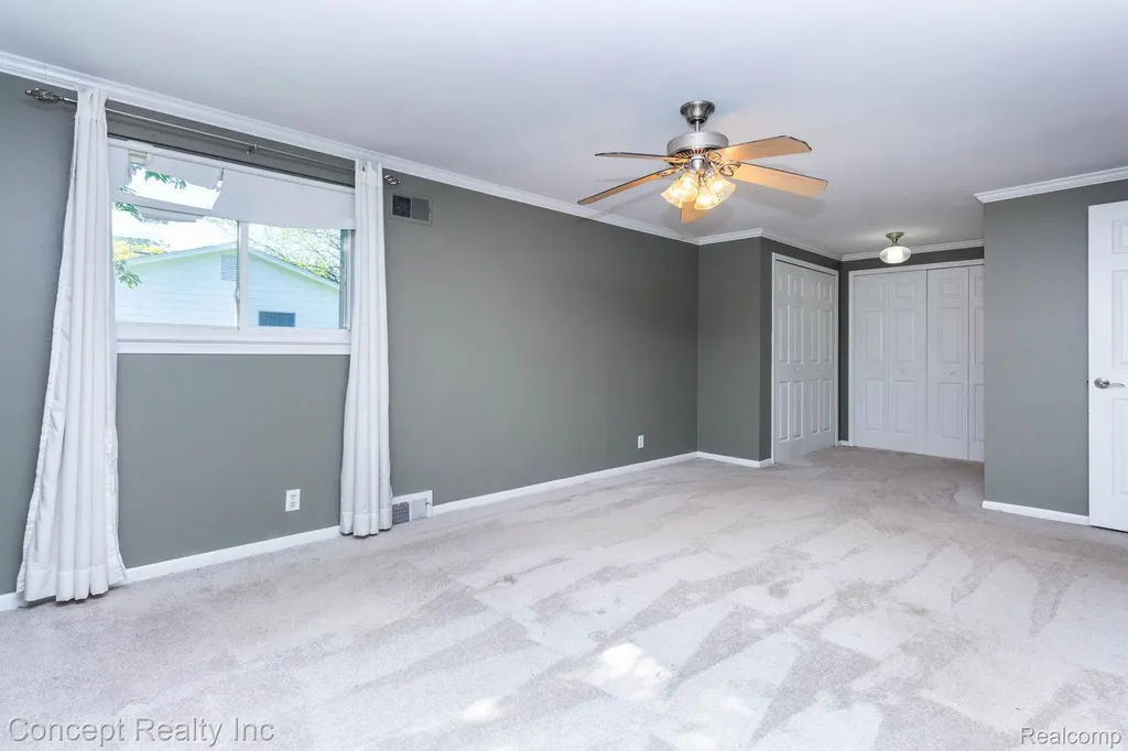 20973 Westfarm Lane Farmington Hills City MI 48167