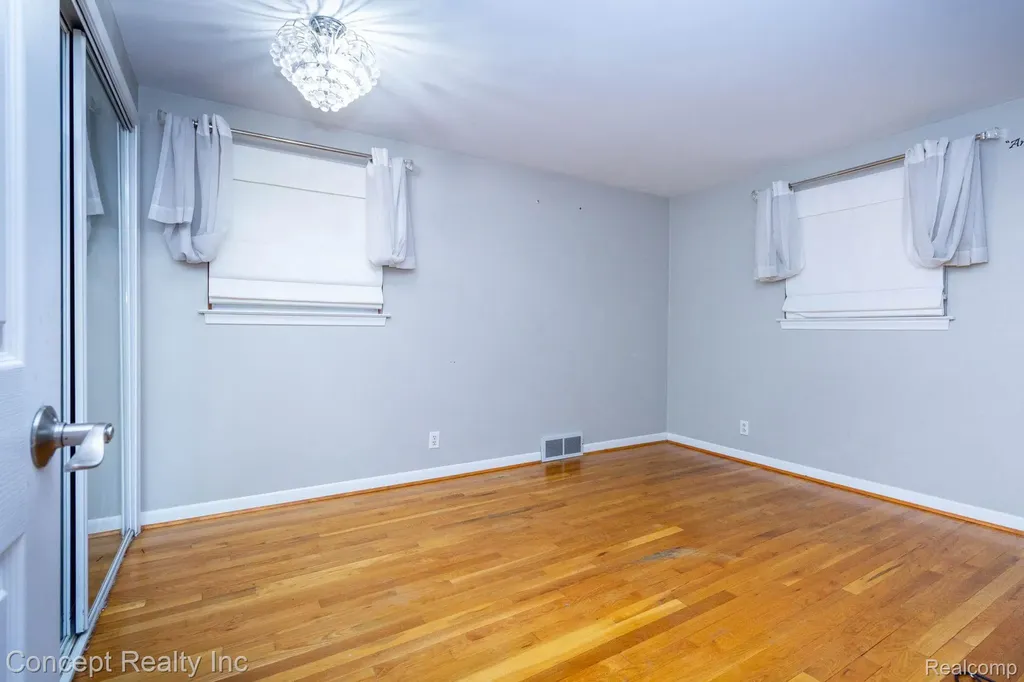 20973 Westfarm Lane Farmington Hills City MI 48167