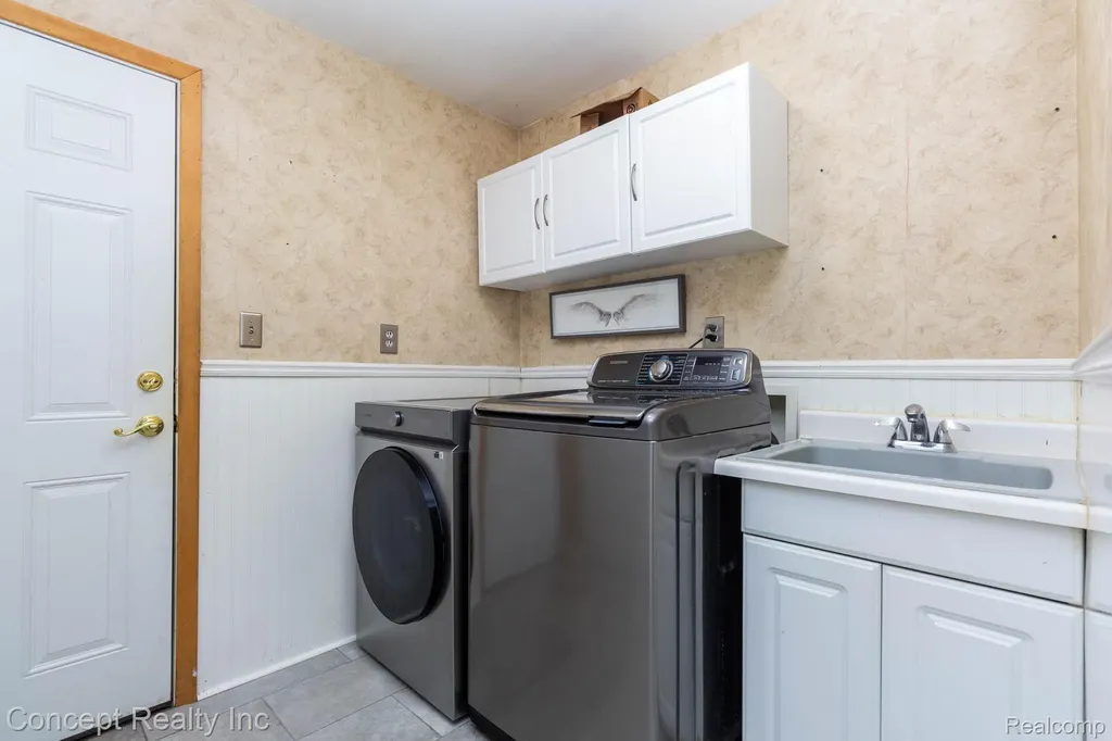 20973 Westfarm Lane Farmington Hills City MI 48167
