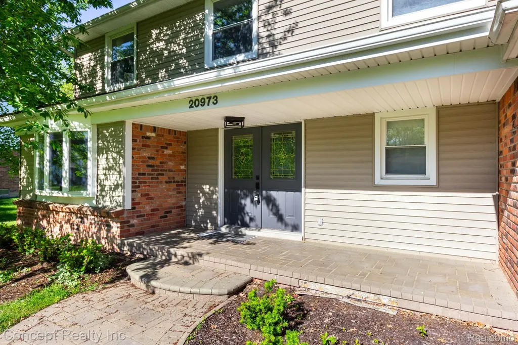 20973 Westfarm Lane Farmington Hills City MI 48167