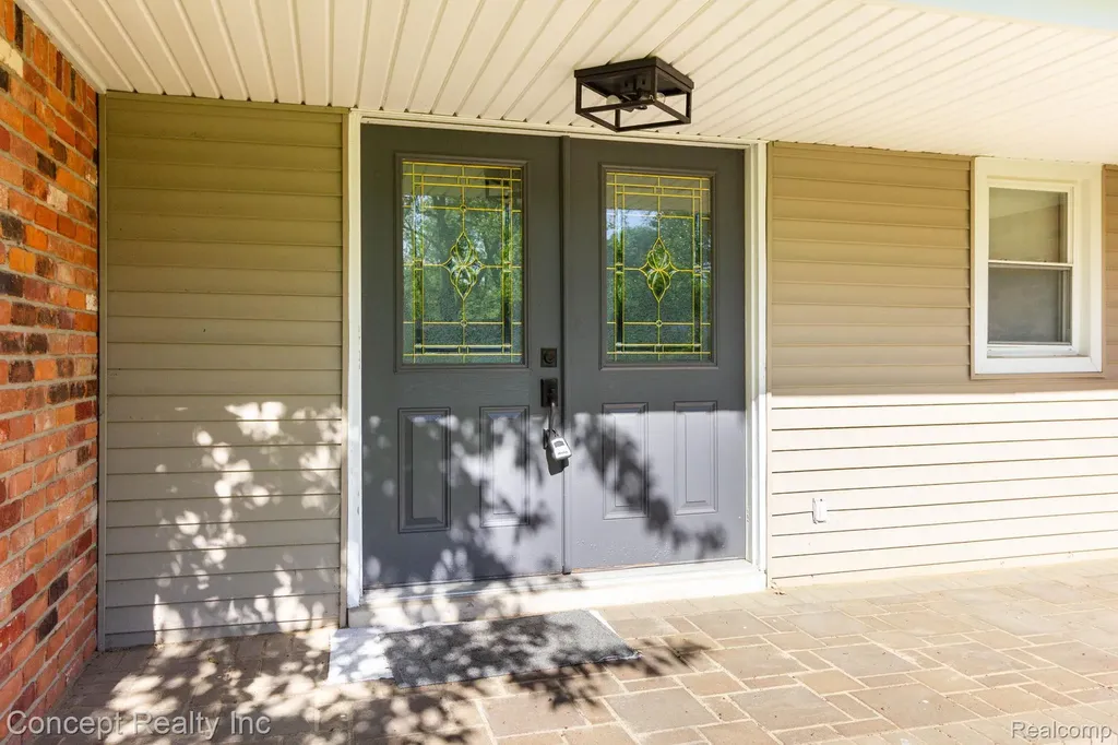 20973 Westfarm Lane Farmington Hills City MI 48167