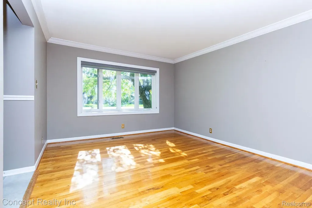 20973 Westfarm Lane Farmington Hills City MI 48167