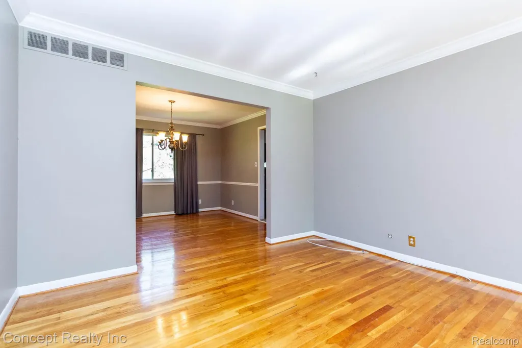 20973 Westfarm Lane Farmington Hills City MI 48167