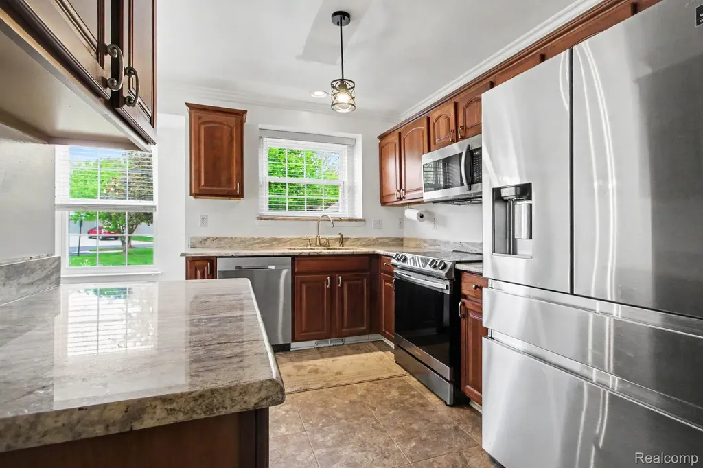 22840 Woodcreek Drive Taylor City MI 48180
