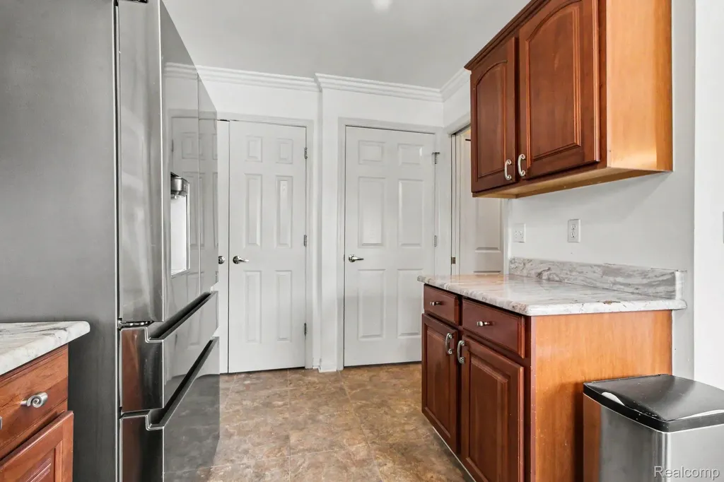 22840 Woodcreek Drive Taylor City MI 48180