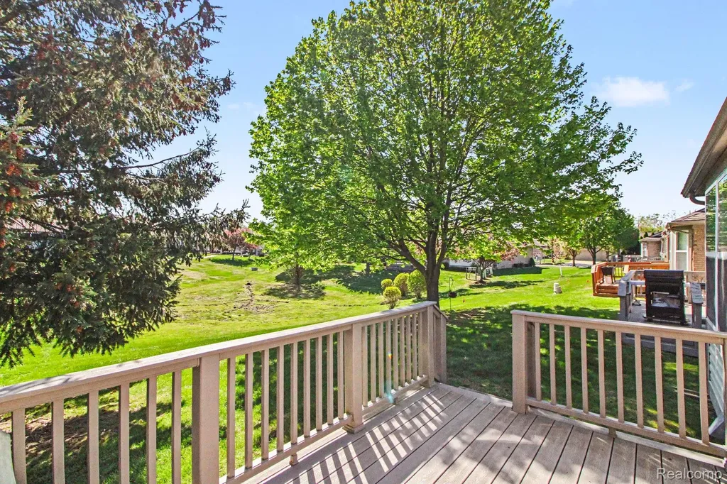 22840 Woodcreek Drive Taylor City MI 48180