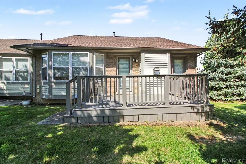 22840 Woodcreek Drive Taylor City MI 48180