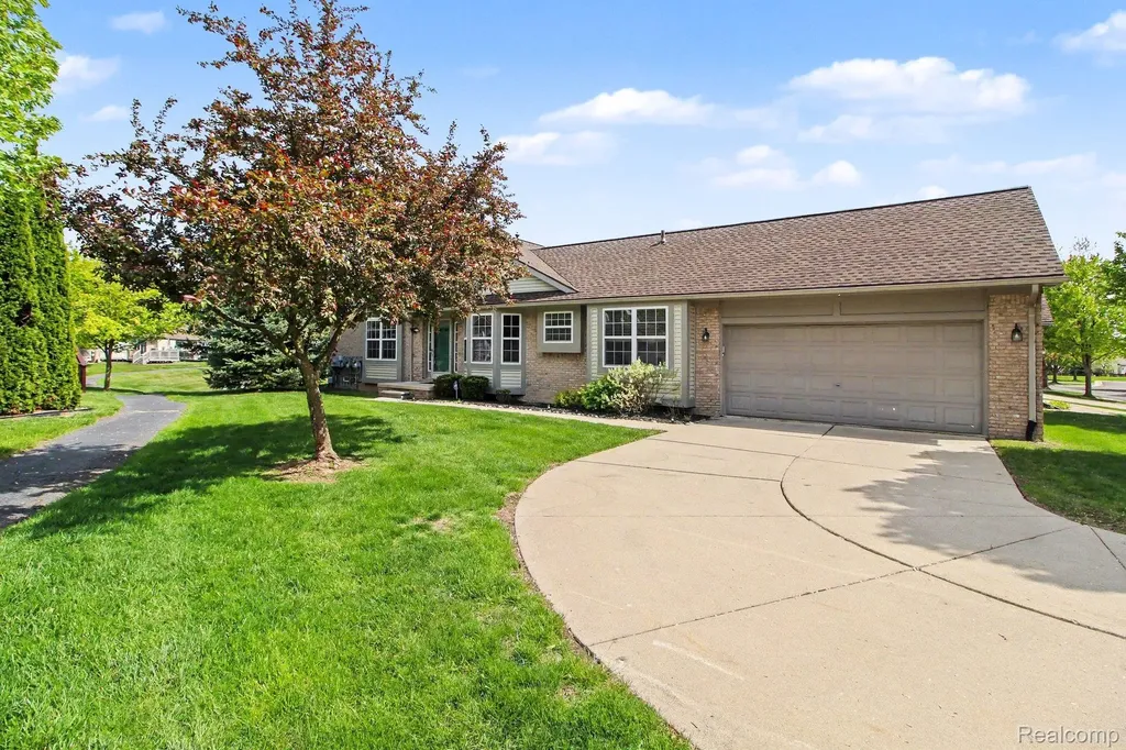 22840 Woodcreek Drive Taylor City MI 48180