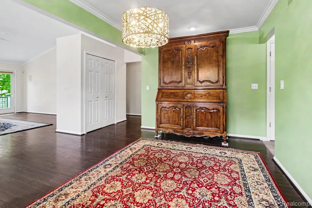 22840 Woodcreek Drive Taylor City MI 48180