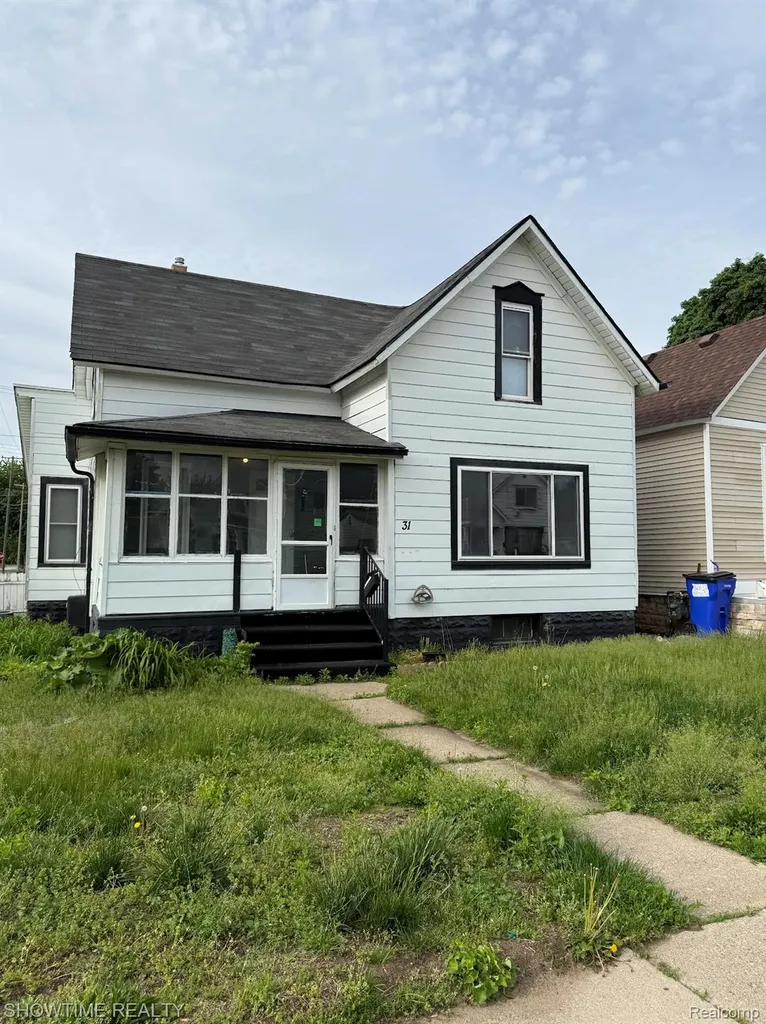 31 Fessenden Street Mt. Clemens City MI 48043