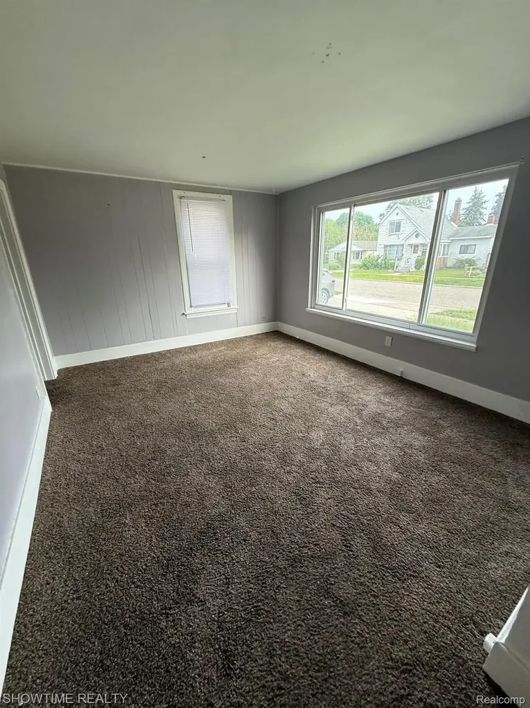 31 Fessenden Street Mt. Clemens City MI 48043