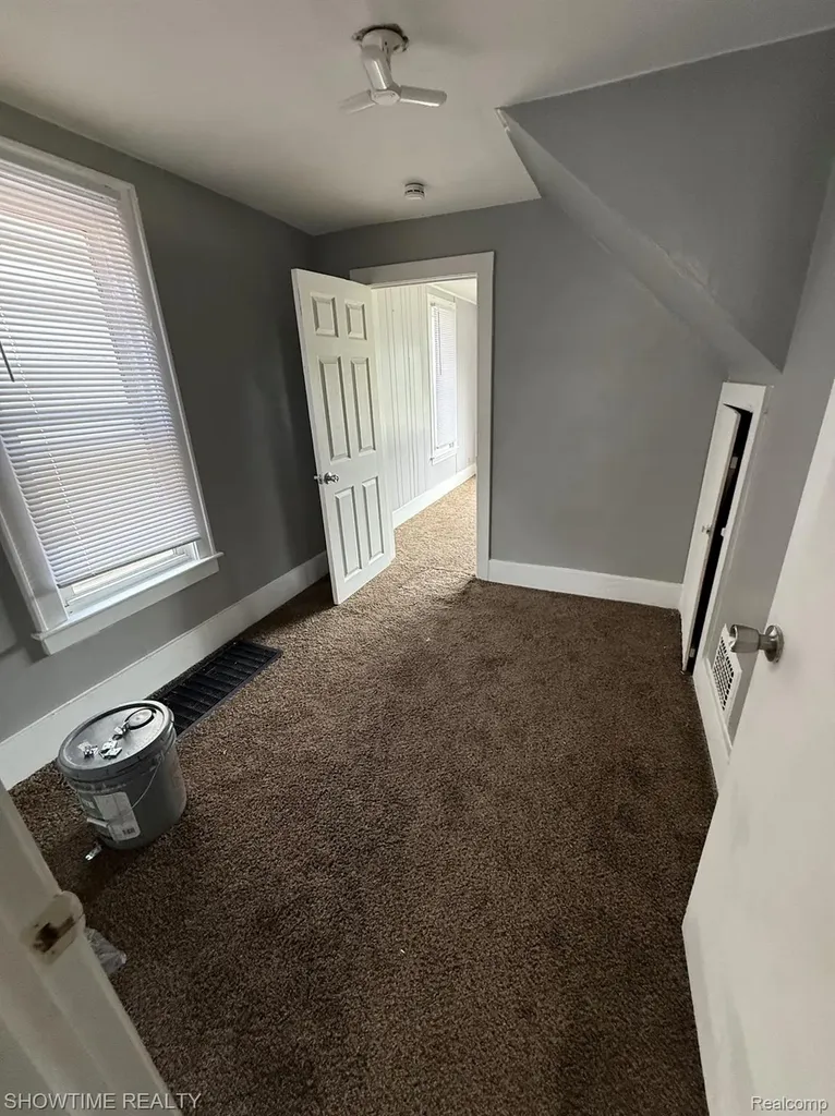 31 Fessenden Street Mt. Clemens City MI 48043
