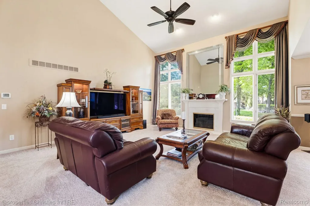 14281 Bournemuth Drive Shelby Charter Township MI 48315