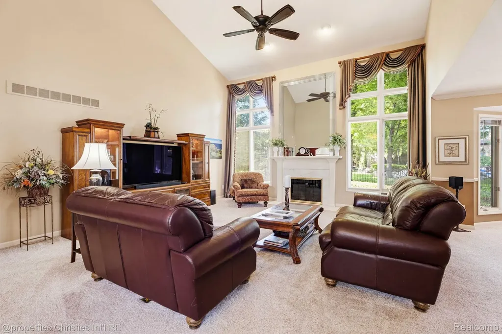 14281 Bournemuth Drive Shelby Charter Township MI 48315