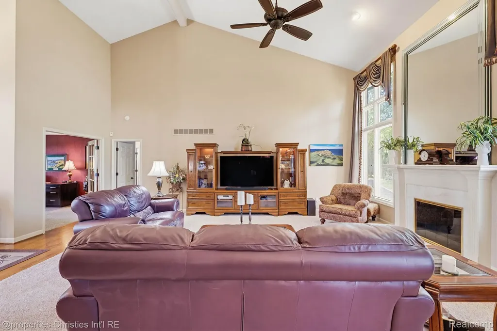 14281 Bournemuth Drive Shelby Charter Township MI 48315