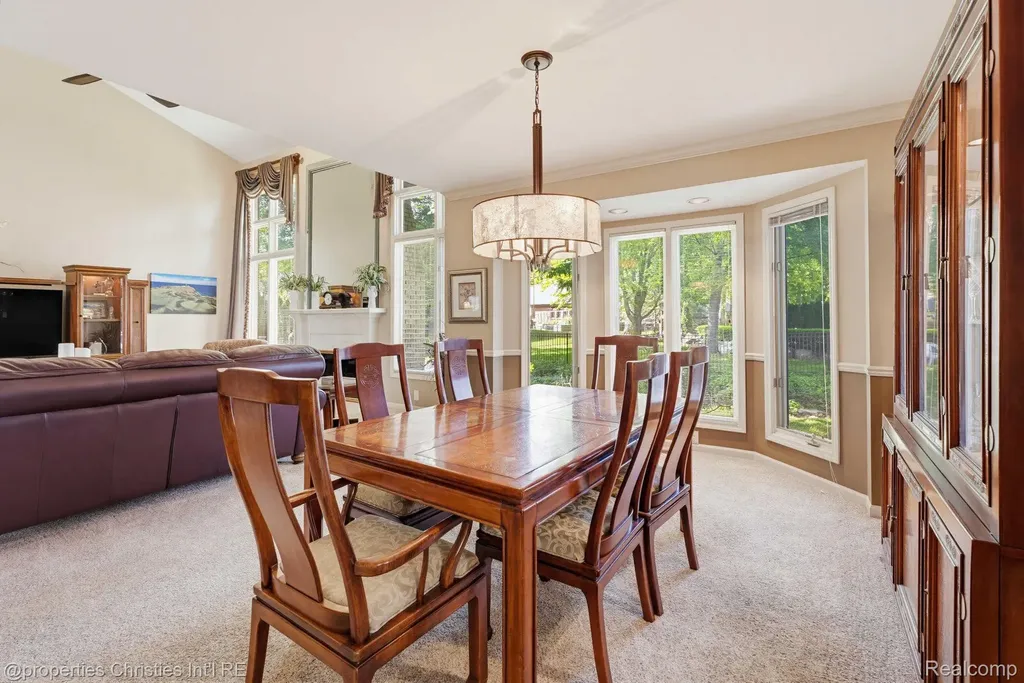 14281 Bournemuth Drive Shelby Charter Township MI 48315