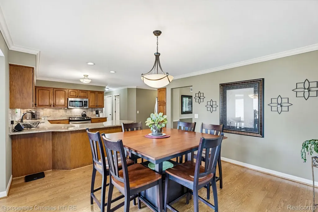14281 Bournemuth Drive Shelby Charter Township MI 48315
