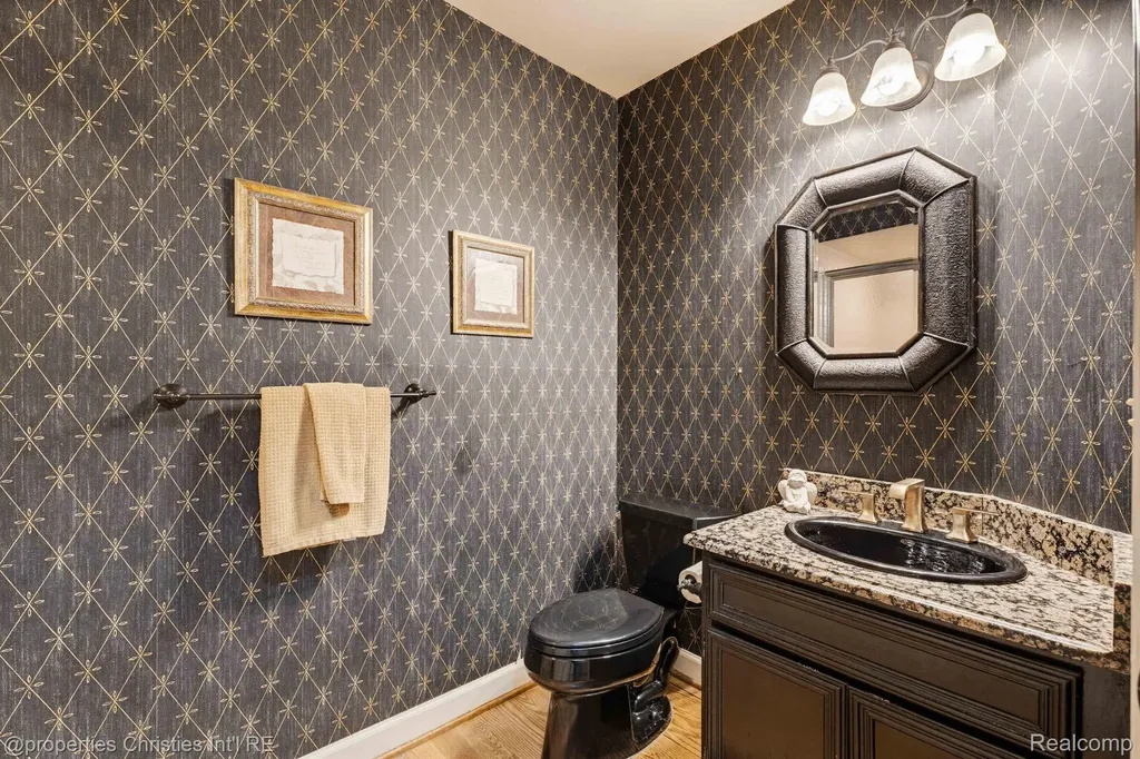 14281 Bournemuth Drive Shelby Charter Township MI 48315