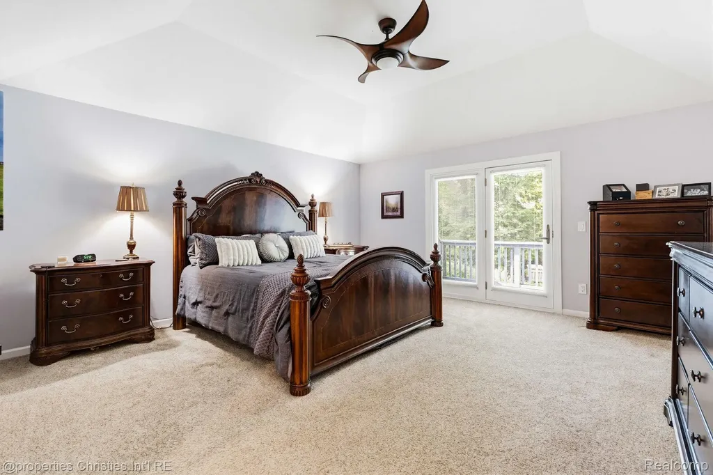 14281 Bournemuth Drive Shelby Charter Township MI 48315