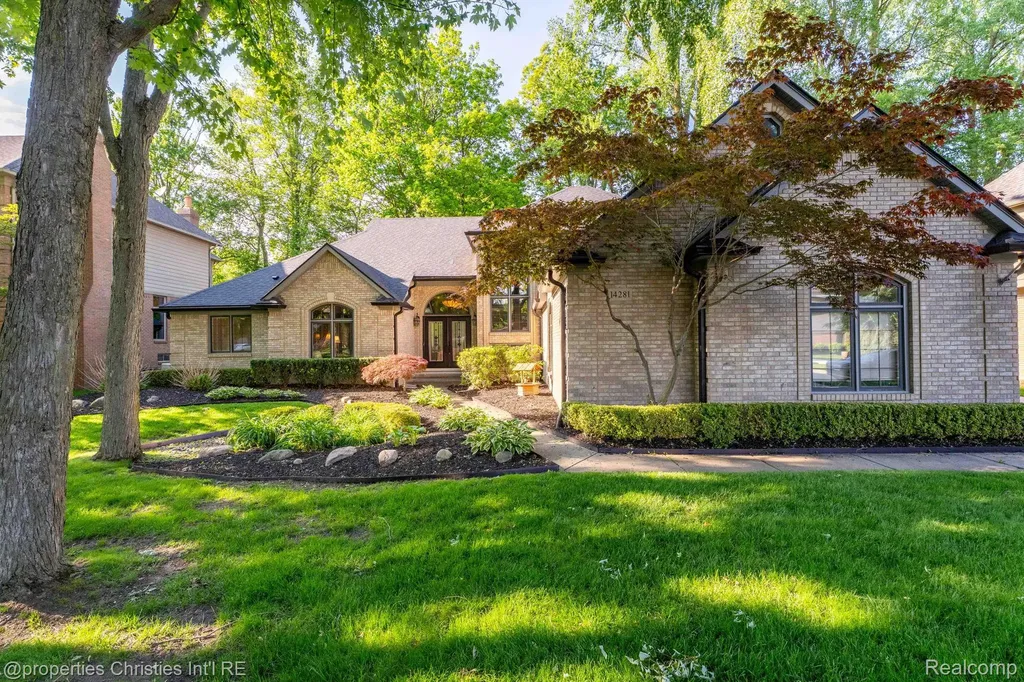 14281 Bournemuth Drive Shelby Charter Township MI 48315